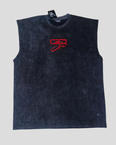 “Bulls red” cut off tee